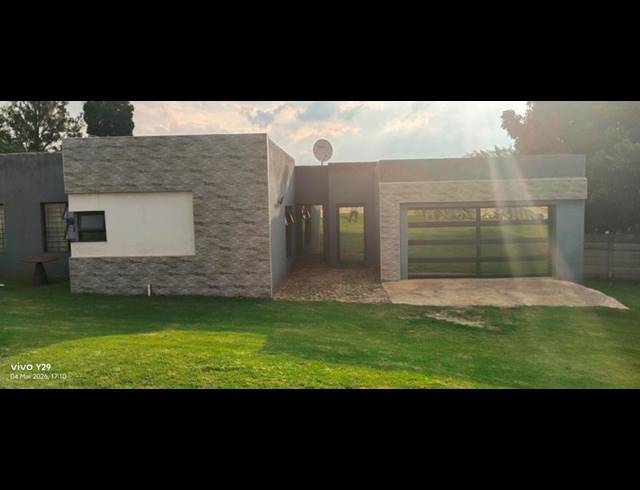 3 BEDROOM HOUSE FOR SALE IN ESTHER PARK